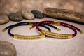2 Pulseras "Dios Tiene el Control" + 1 Pulsera Amuleto de Protección GRATIS 🎁